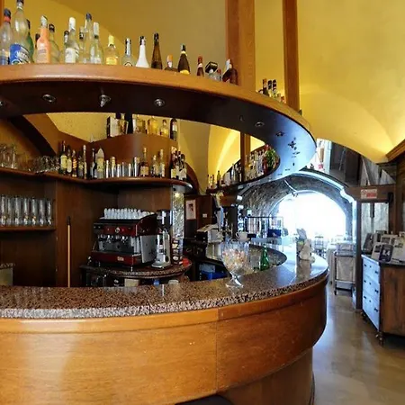 Готель Miralago Pieve (Lombardy)